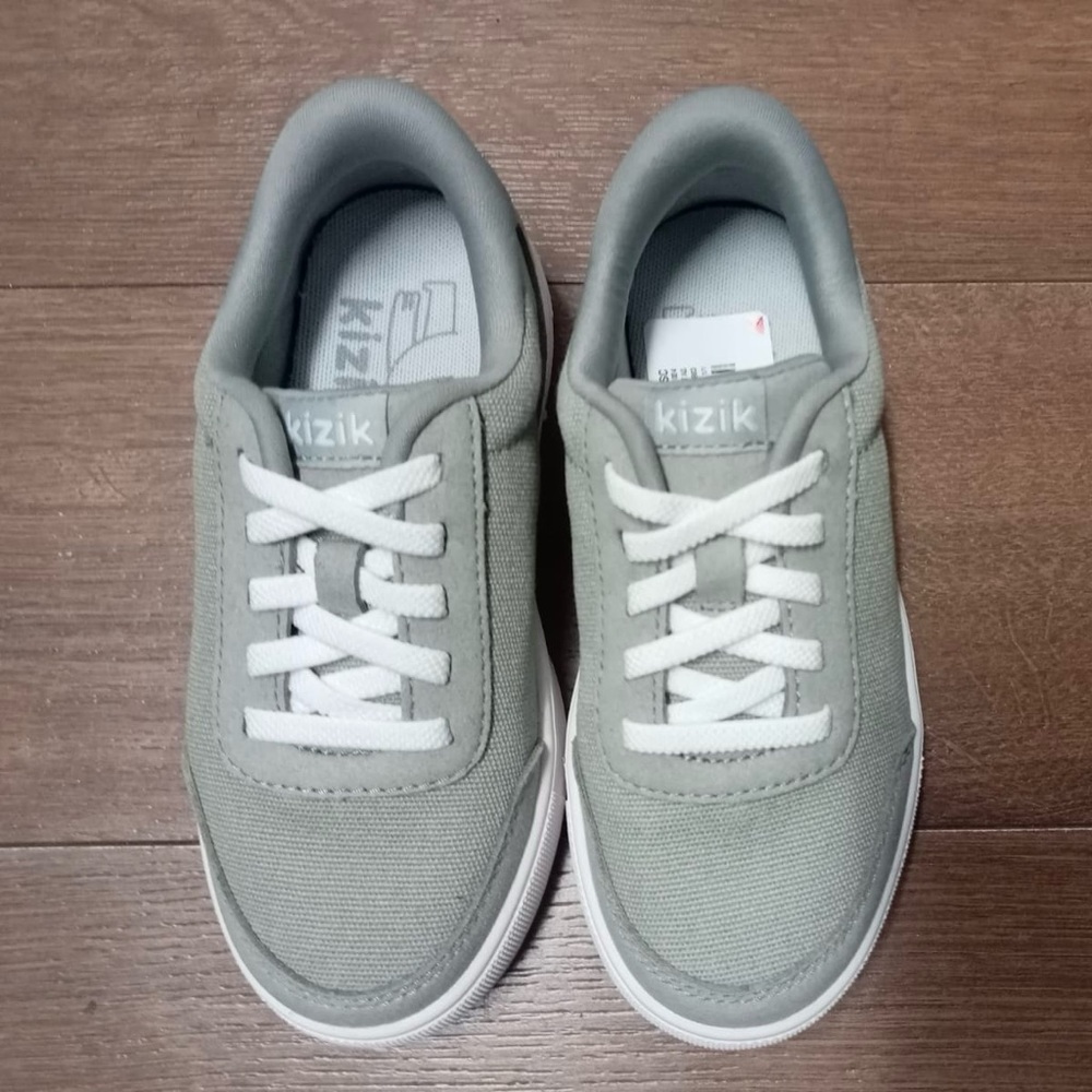 Kizik kids shoes gray
